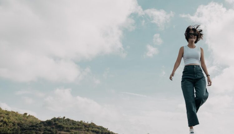 Como pessoas comuns estão conquistando liberdade financeira com atitudes nada óbvias